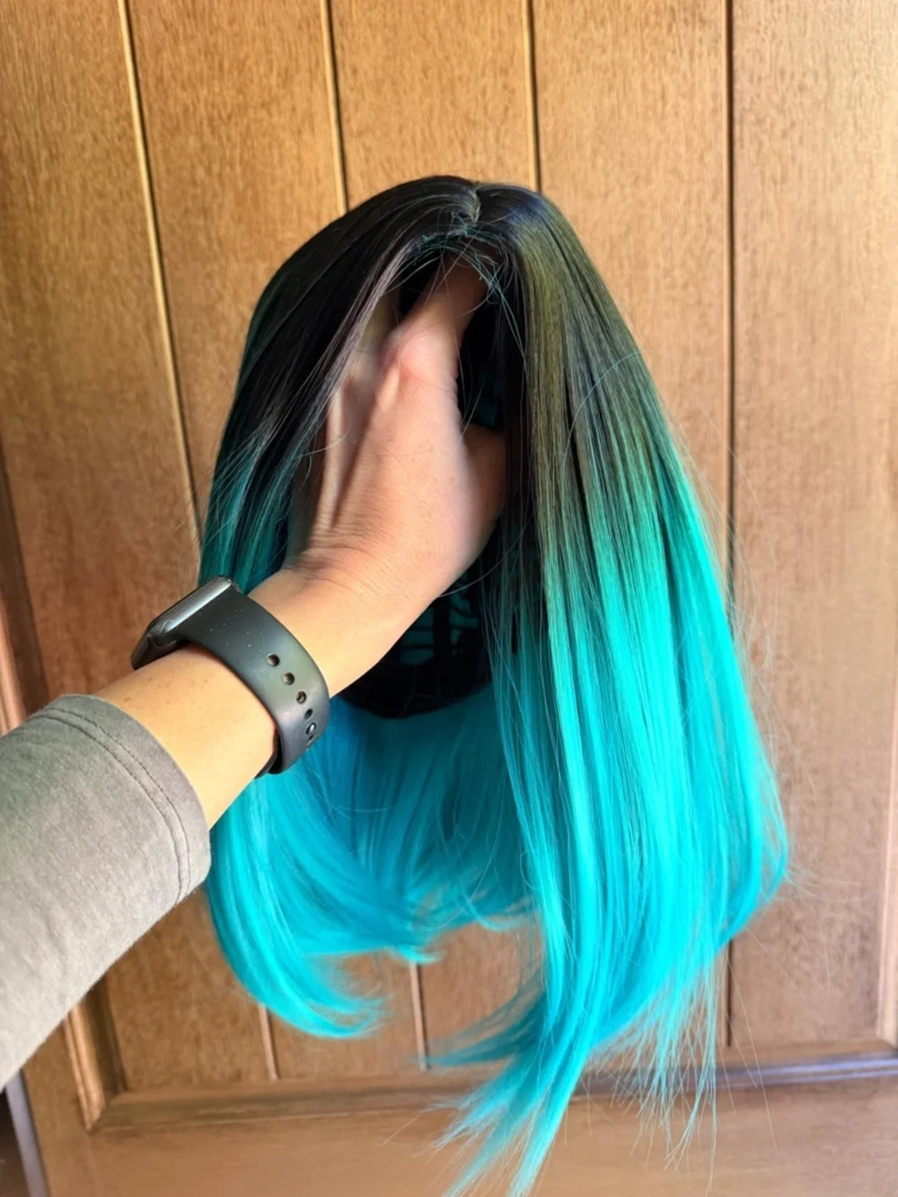 N/A vibrant turquoise